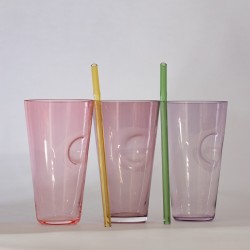 Skleničky nejsou součástí balení, je třeba zakoupit je zvlášť.